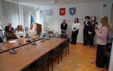 19.02.2026 - MŁODOŚĆ, WIEDZA I FINANSE &ndash; INNOWACYJNA LEKCJA UCZNI&Oacute;W ZIELONEGO LO 2