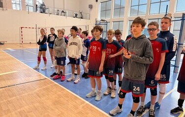 09.03.2026 - MŁODE SIATKARSKIE TALENTY W AKCJI - PEŁEN SPORTOWYCH EMOCJI TURNIEJ CZW&Oacute;REK W PSP NR 3 3