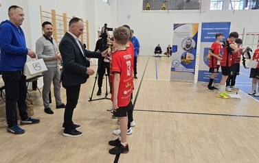 09.03.2026 - MŁODE SIATKARSKIE TALENTY W AKCJI - PEŁEN SPORTOWYCH EMOCJI TURNIEJ CZW&Oacute;REK W PSP NR 3 17