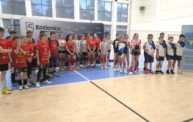 09.03.2026 - MŁODE SIATKARSKIE TALENTY W AKCJI - PEŁEN SPORTOWYCH EMOCJI TURNIEJ CZW&Oacute;REK W PSP NR 3 24