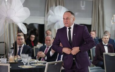 24.03.2026 - STAROSTA KRZYSZTOF WOLSKI Z LAUREM SAMORZĄDU REGIONU RADOMSKIEGO 6