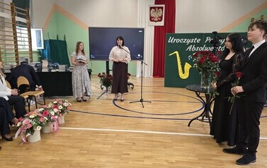 27.04.2026 - CZAS POŻEGNAŃ I NOWYCH WYZWAŃ - MATURZYŚCI KOŃCZĄ ROK SZKOLNY 3