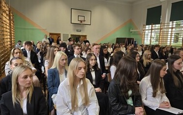 27.04.2026 - CZAS POŻEGNAŃ I NOWYCH WYZWAŃ - MATURZYŚCI KOŃCZĄ ROK SZKOLNY 12