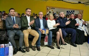 WIGILIA GMINNA I KIERMASZ BOŻONARODZENIOWY W GNIEWOSZOWIE 5