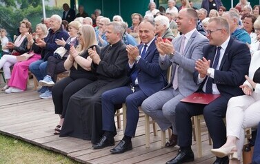 01.06.2026 - PIĄTE URODZINY KLUBU SENIOR+ W GŁOWACZOWIE PEŁNE WZRUSZEŃ, MUZYKI I WSP&Oacute;LNEJ ZABAWY 27