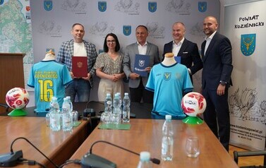 03.07.2026 - UMOWA Z MAZOWIECKIM ZWIĄZKIEM PIŁKI NOŻNEJ PODPISANA. POWIAT KOZIENICKI INWESTUJE W MŁODYCH PIŁKARZY. 3