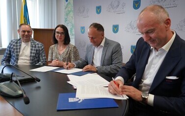 03.07.2026 - UMOWA Z MAZOWIECKIM ZWIĄZKIEM PIŁKI NOŻNEJ PODPISANA. POWIAT KOZIENICKI INWESTUJE W MŁODYCH PIŁKARZY. 6