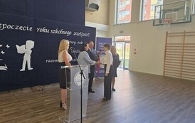 01.09.2026 - NOWY ROK SZKOLNY ROZPOCZĘTY. NAJLEPSI MATURZYŚCI NAGRODZENI 5