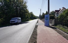 16.09.2026 - NOWE CHODNIKI W GNIEWOSZOWIE I ZAJEZIERZU. KOLEJNE INWESTYCJE POWIATU ZREALIZOWANE 14