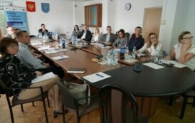 PRZEGLĄD FUNDUSZY EUROPEJSKICH DLA SAMORZĄD&Oacute;W POWIATU KOZIENICKIEGO 1