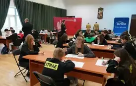 MŁODE UMYSŁY I STRAŻACKA WIEDZA &ndash; TURNIEJ WIEDZY POŻARNICZEJ W NASZYM POWIECIE 17