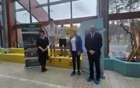 SPORTOWA RYWALIZACJA NA BASENIE 12