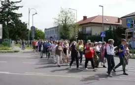 KOZIENICKA &bdquo;OSIEMNASTKA&rdquo; WYRUSZYŁA NA PIELGRZYMI SZLAK 2