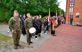 PATRIOTYCZNA NIEDZIELA W GNIEWOSZOWIE &ndash; UROCZYSTOŚCI KU CZCI LOTNIK&Oacute;W 2