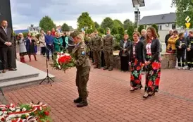 PATRIOTYCZNA NIEDZIELA W GNIEWOSZOWIE &ndash; UROCZYSTOŚCI KU CZCI LOTNIK&Oacute;W 5