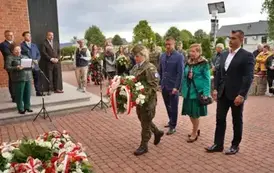 PATRIOTYCZNA NIEDZIELA W GNIEWOSZOWIE &ndash; UROCZYSTOŚCI KU CZCI LOTNIK&Oacute;W 7