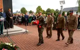 PATRIOTYCZNA NIEDZIELA W GNIEWOSZOWIE &ndash; UROCZYSTOŚCI KU CZCI LOTNIK&Oacute;W 13