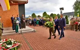 PATRIOTYCZNA NIEDZIELA W GNIEWOSZOWIE &ndash; UROCZYSTOŚCI KU CZCI LOTNIK&Oacute;W 14