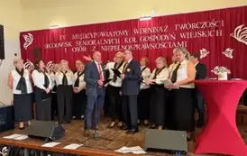 IV WERNISAŻ KREATYWNOŚCI SENIOR&Oacute;W I PRZYJACI&Oacute;Ł 13