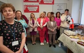 2025.12.22 - ŚWIĄTECZNE ŻYCZENIA W SZPITALU POWIATOWYM W KOZIENICACH 3