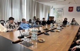 02.03.2026 - WIZYTA UCZNI&Oacute;W W STAROSTWIE POWIATOWYM W KOZIENICACH 1