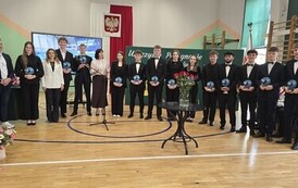 27.04.2026 - CZAS POŻEGNAŃ I NOWYCH WYZWAŃ - MATURZYŚCI KOŃCZĄ ROK SZKOLNY 1