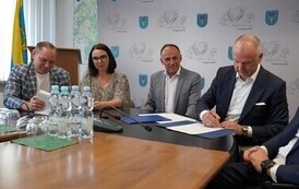 03.07.2026 - UMOWA Z MAZOWIECKIM ZWIĄZKIEM PIŁKI NOŻNEJ PODPISANA. POWIAT KOZIENICKI INWESTUJE W MŁODYCH PIŁKARZY. 4