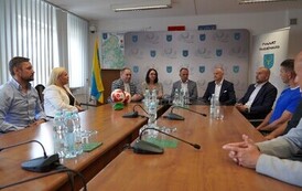 03.07.2026 - UMOWA Z MAZOWIECKIM ZWIĄZKIEM PIŁKI NOŻNEJ PODPISANA. POWIAT KOZIENICKI INWESTUJE W MŁODYCH PIŁKARZY. 9