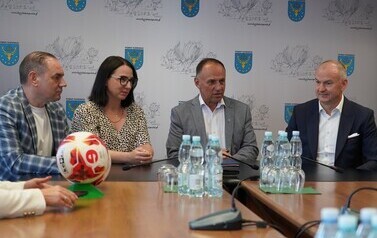 03.07.2026 - UMOWA Z MAZOWIECKIM ZWIĄZKIEM PIŁKI NOŻNEJ PODPISANA. POWIAT KOZIENICKI INWESTUJE W MŁODYCH PIŁKARZY. 10