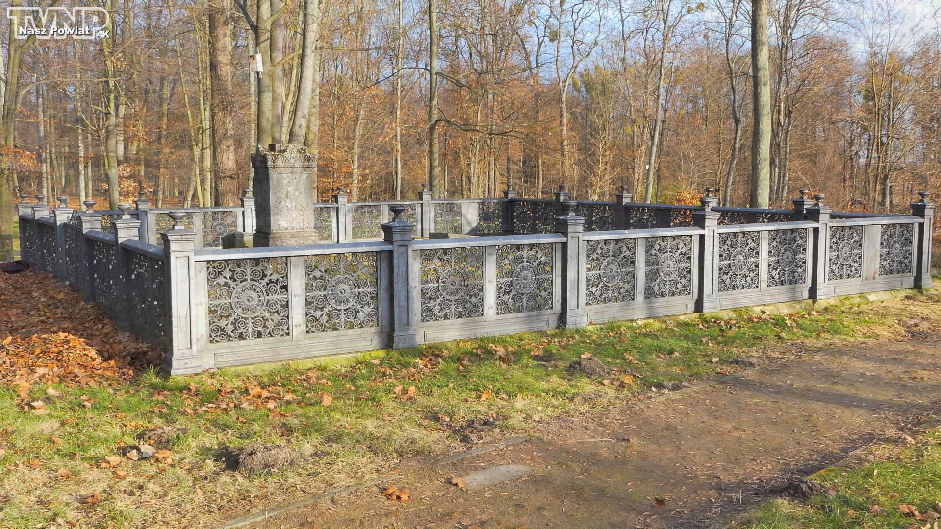 Cmentarz rodziny Den&oacute;w w&nbsp;Kozienicach