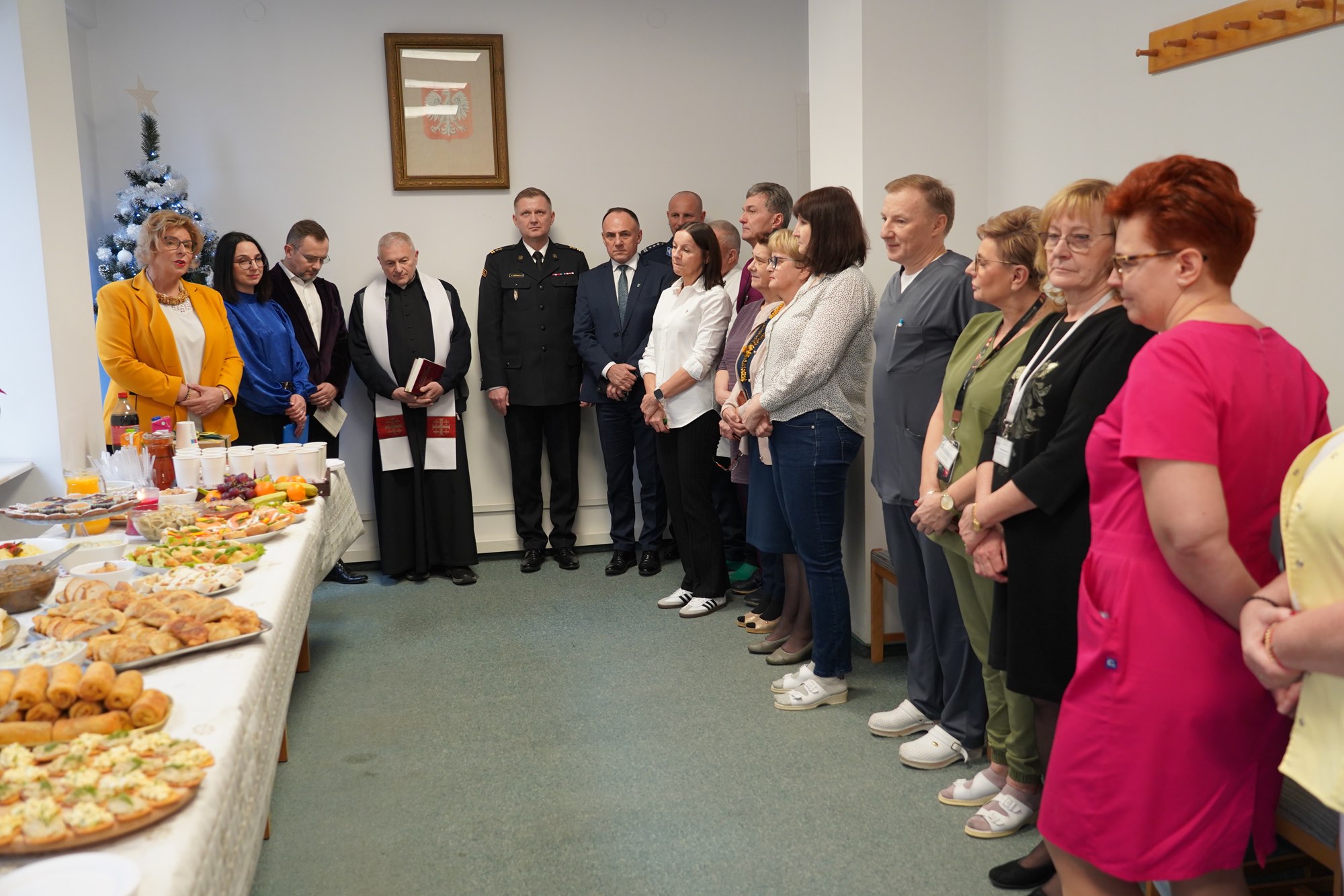 ŚWIĄTECZNE ŻYCZENIA W SZPITALU POWIATOWYM W KOZIENICACH