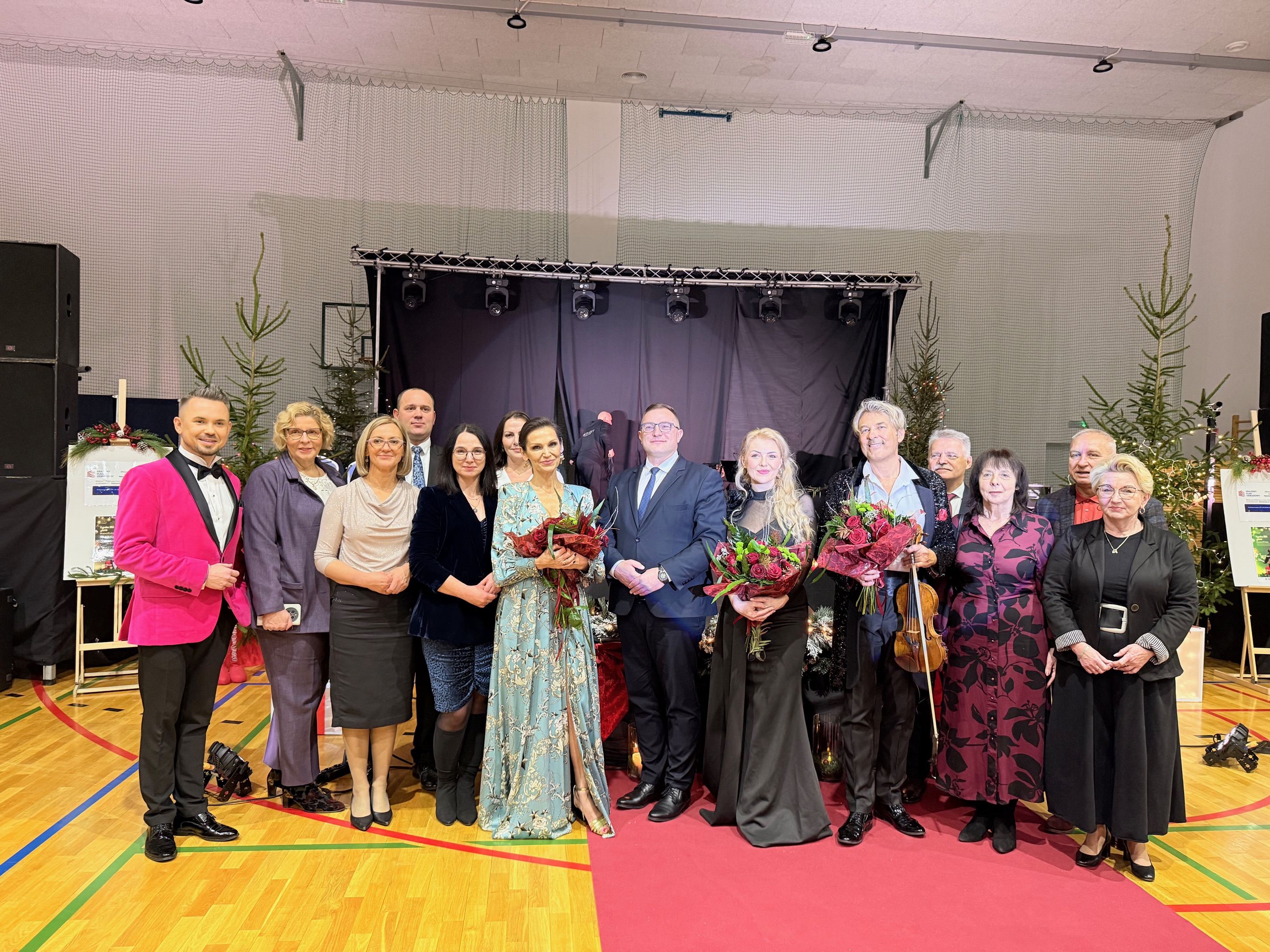 &bdquo;GŁOWACZ&Oacute;W W SERCU MUZYKI&rdquo; - MIKOŁAJKOWY WIECZ&Oacute;R PEŁEN PIĘKNA I WZRUSZEŃ