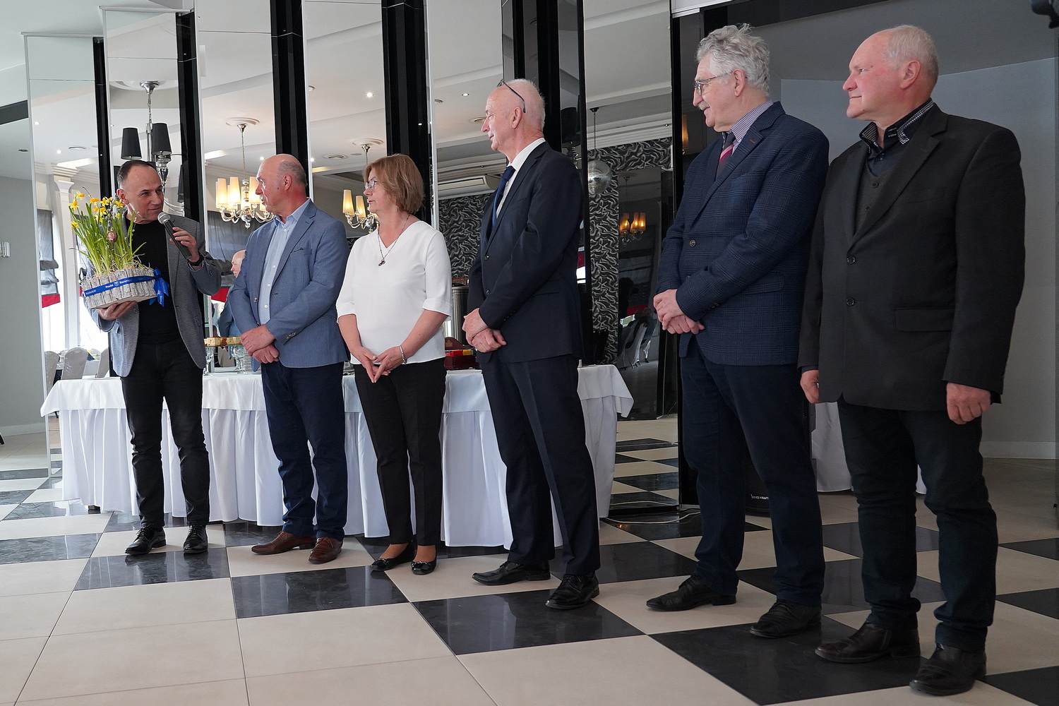 SPOTKANIE ŚWIĄTECZNE &bdquo;ENERGICZNYCH EMERYT&Oacute;W&rdquo;