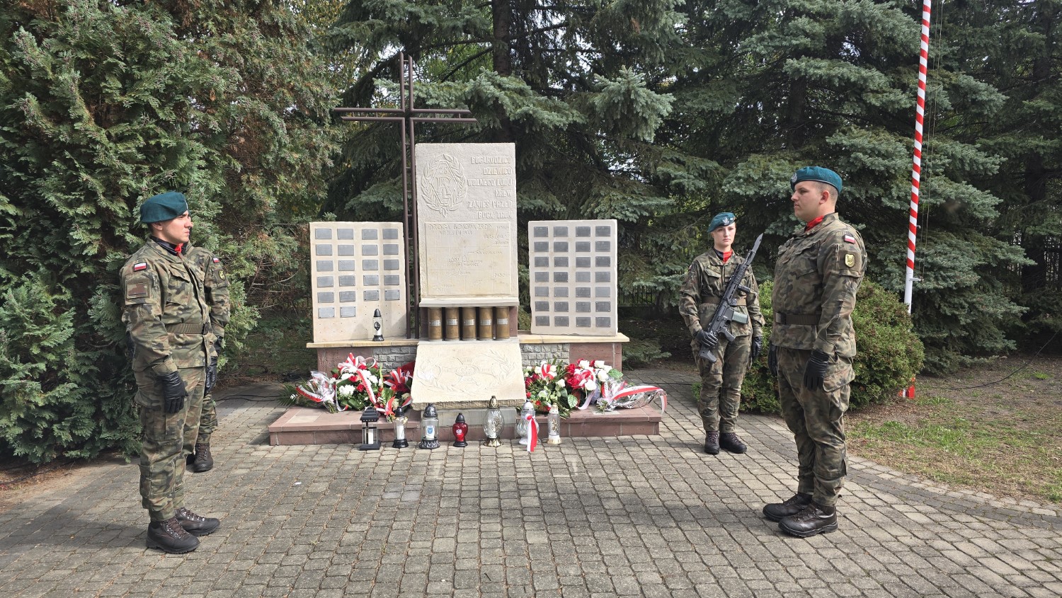 UROCZYSTOŚCI PATRIOTYCZNE W ZAJEZIERZU - HOŁD BOHATEROM 28 PUŁKU ARTYLERII LEKKIEJ