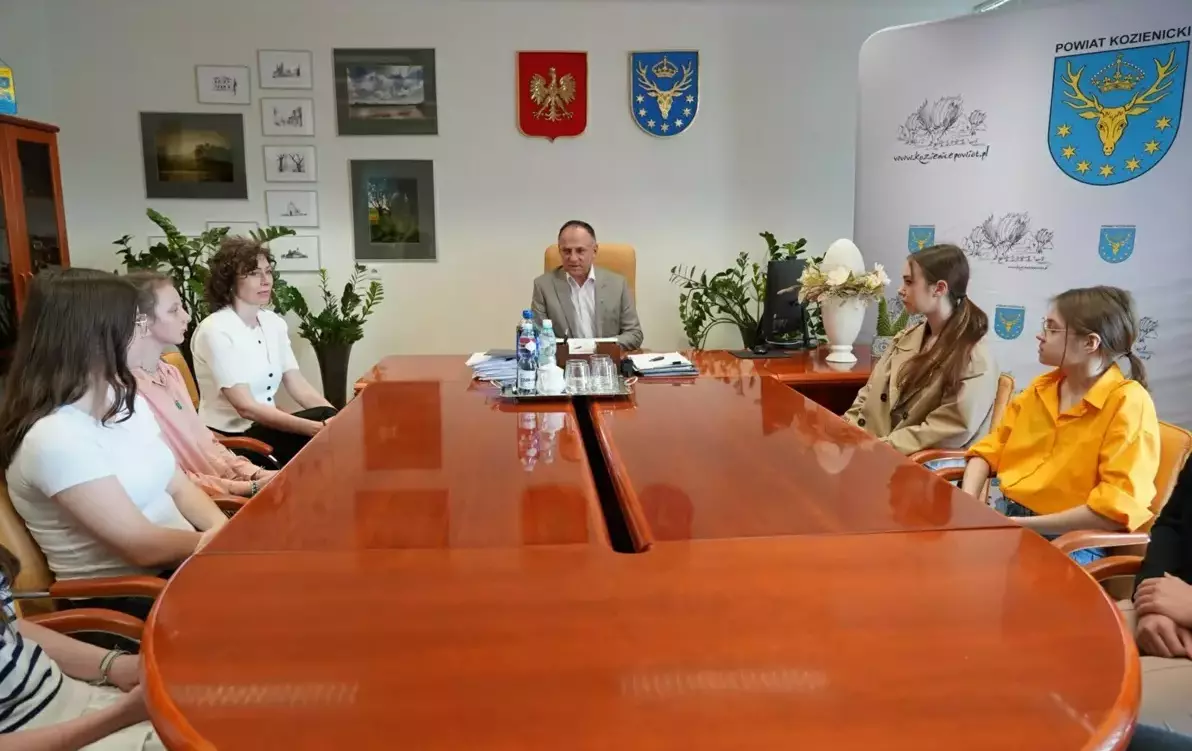 MŁODZI RADNI U STAROSTY KOZIENICKIEGO