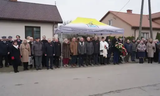 ODSŁONIĘCIE POMNIKA W NOWEJ WSI