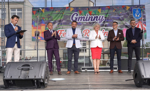 RADOSNE, RODZINNE ŚWIĘTOWANIE W GNIEWOSZOWIE